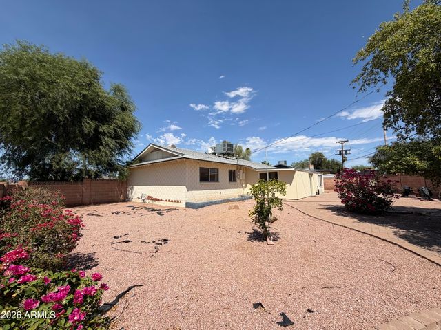 8701 E Cambridge Avenue, Scottsdale, AZ 85257