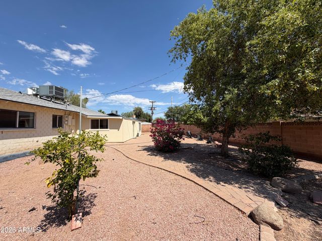 8701 E Cambridge Avenue, Scottsdale, AZ 85257
