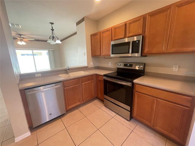 8508 BRUSHLEAF WAY, Tampa, FL 33647
