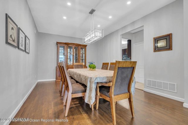 37 Sanz Town Road, Lakewood, NJ 08701