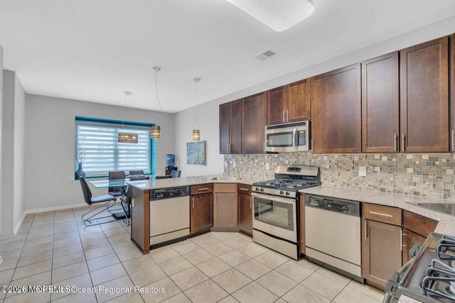 37 Sanz Town Road, Lakewood, NJ 08701