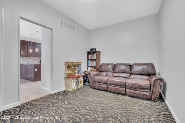 37 Sanz Town Road, Lakewood, NJ 08701