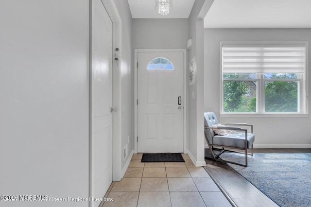 37 Sanz Town Road, Lakewood, NJ 08701