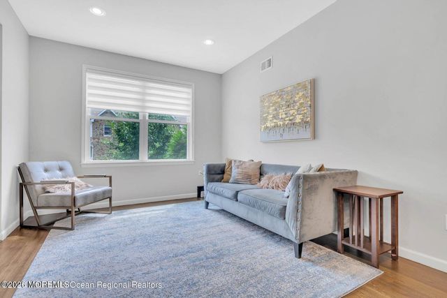 37 Sanz Town Road, Lakewood, NJ 08701