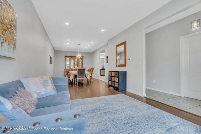 37 Sanz Town Road, Lakewood, NJ 08701