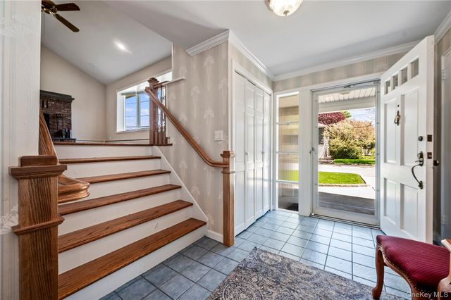 29 Kirkwood Drive, Glen Cove, NY 11542