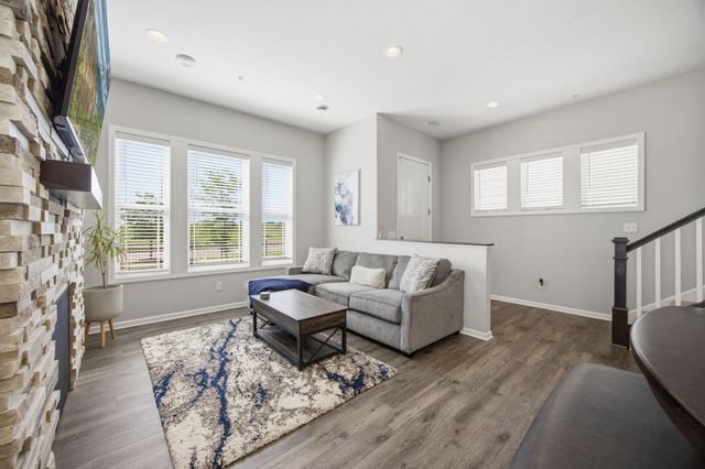 8164 Arrowwood Lane N, Maple Grove, MN 55369