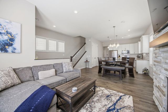 8164 Arrowwood Lane N, Maple Grove, MN 55369