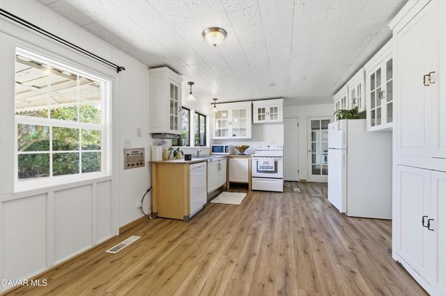 7229 Columbia Way, Lancaster, CA 93536