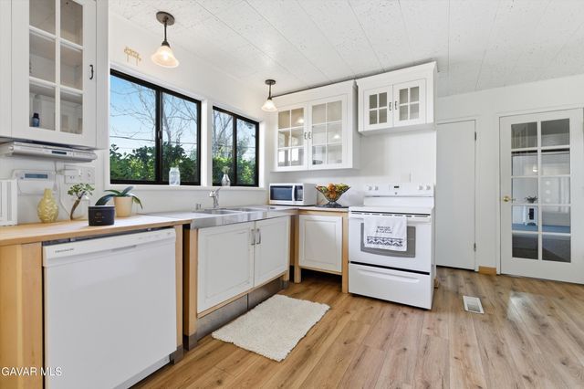 7229 Columbia Way, Lancaster, CA 93536