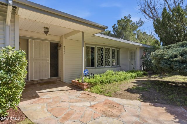 7229 Columbia Way, Lancaster, CA 93536