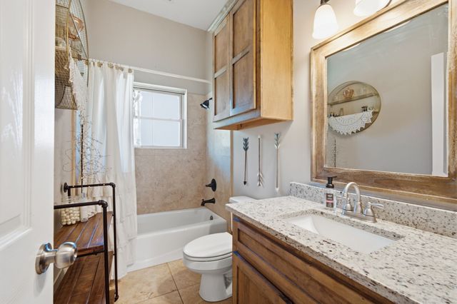 1201 N Oak Branch Road, Waxahachie, TX 75167