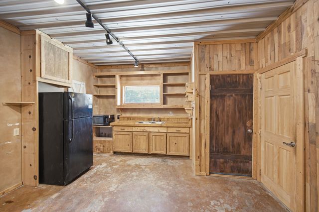 1201 N Oak Branch Road, Waxahachie, TX 75167