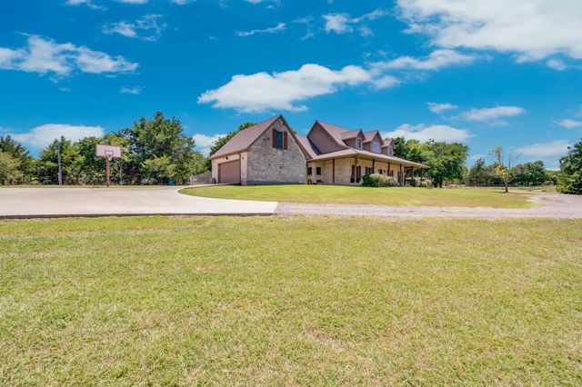 1201 N Oak Branch Road, Waxahachie, TX 75167