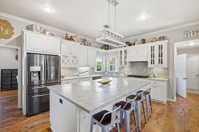1201 N Oak Branch Road, Waxahachie, TX 75167