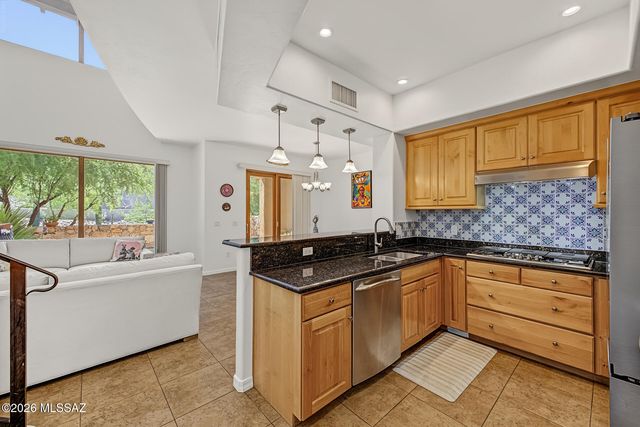 1784 E Via Colomba Bianca, Tucson, AZ 85737