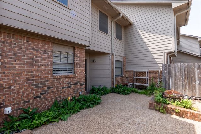 2400 Longmire Drive 204, College Station, TX 77845