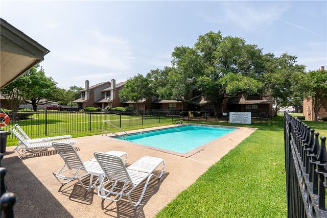 2400 Longmire Drive 204, College Station, TX 77845