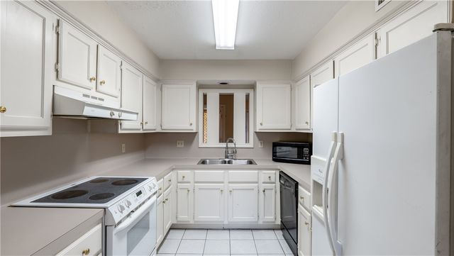 2400 Longmire Drive 204, College Station, TX 77845