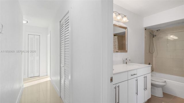 8614 SW 102nd Pl, Miami, FL 33173