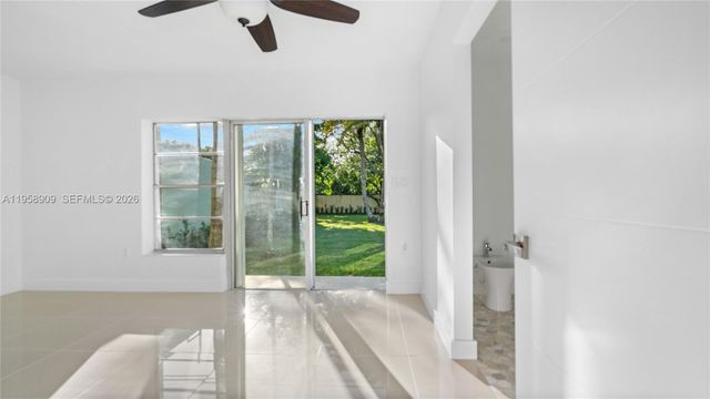 8614 SW 102nd Pl, Miami, FL 33173