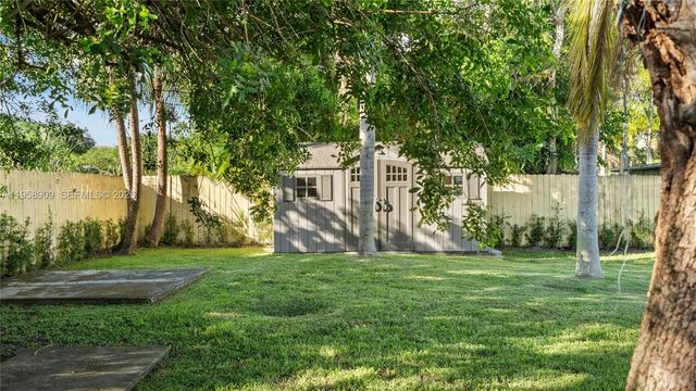 8614 SW 102nd Pl, Miami, FL 33173