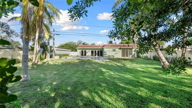 8614 SW 102nd Pl, Miami, FL 33173