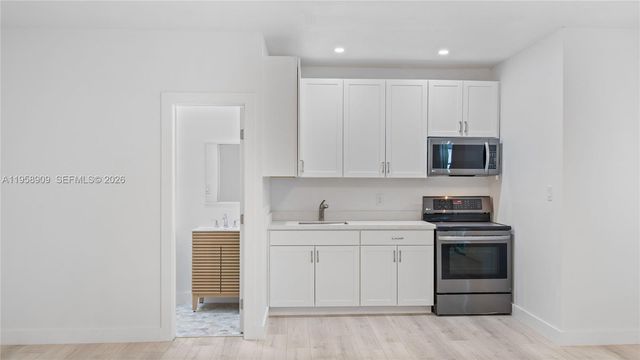 8614 SW 102nd Pl, Miami, FL 33173