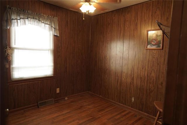 1203 S Highland Drive, Harrisonville, MO 64701