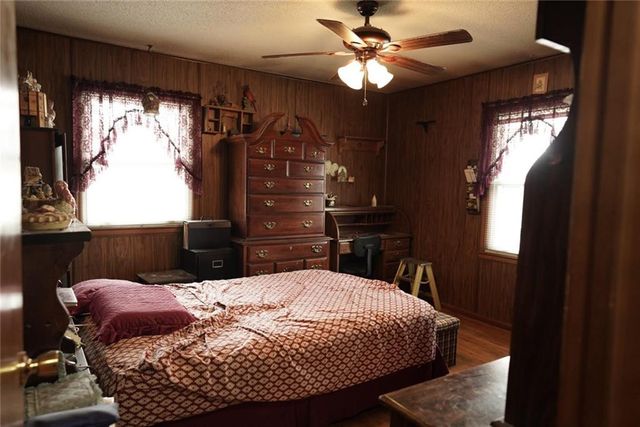 1203 S Highland Drive, Harrisonville, MO 64701