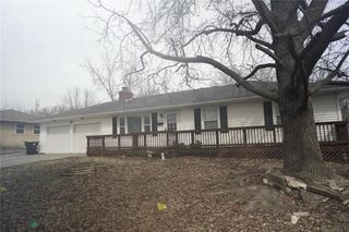 1203 S Highland Drive, Harrisonville, MO 64701