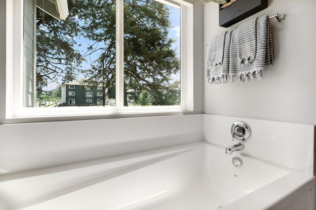 63202 NE Carly Ln, Bend, OR 97701