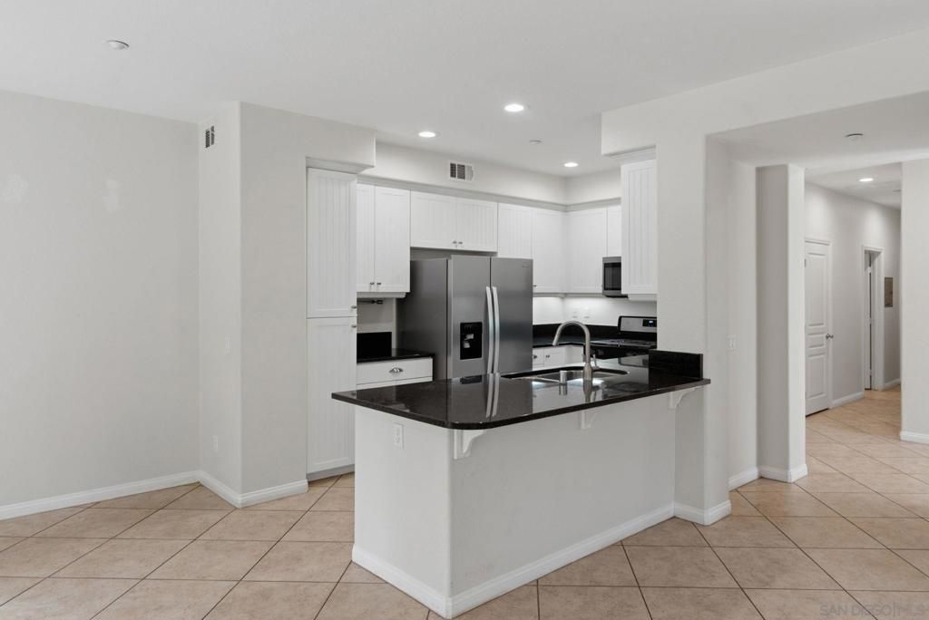Image 13 of property listing at 750 Harbor Cliff Way 105, Oceanside, CA 92054