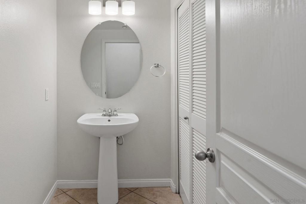Image 15 of property listing at 750 Harbor Cliff Way 105, Oceanside, CA 92054