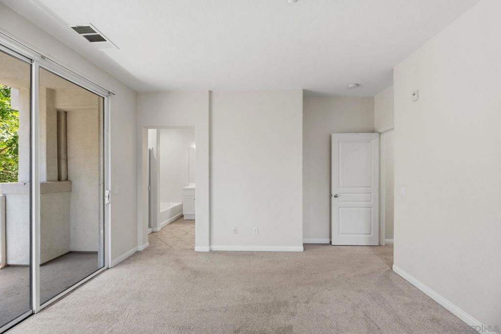Image 20 of property listing at 750 Harbor Cliff Way 105, Oceanside, CA 92054