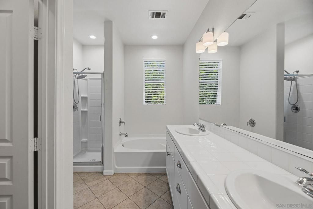 Image 23 of property listing at 750 Harbor Cliff Way 105, Oceanside, CA 92054