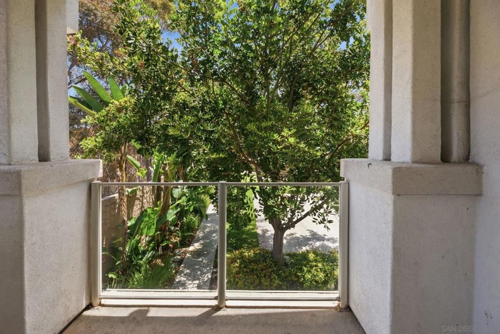 Image 26 of property listing at 750 Harbor Cliff Way 105, Oceanside, CA 92054