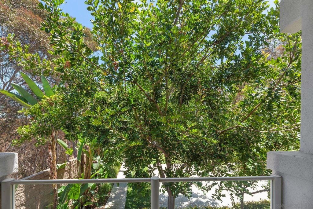 Image 27 of property listing at 750 Harbor Cliff Way 105, Oceanside, CA 92054