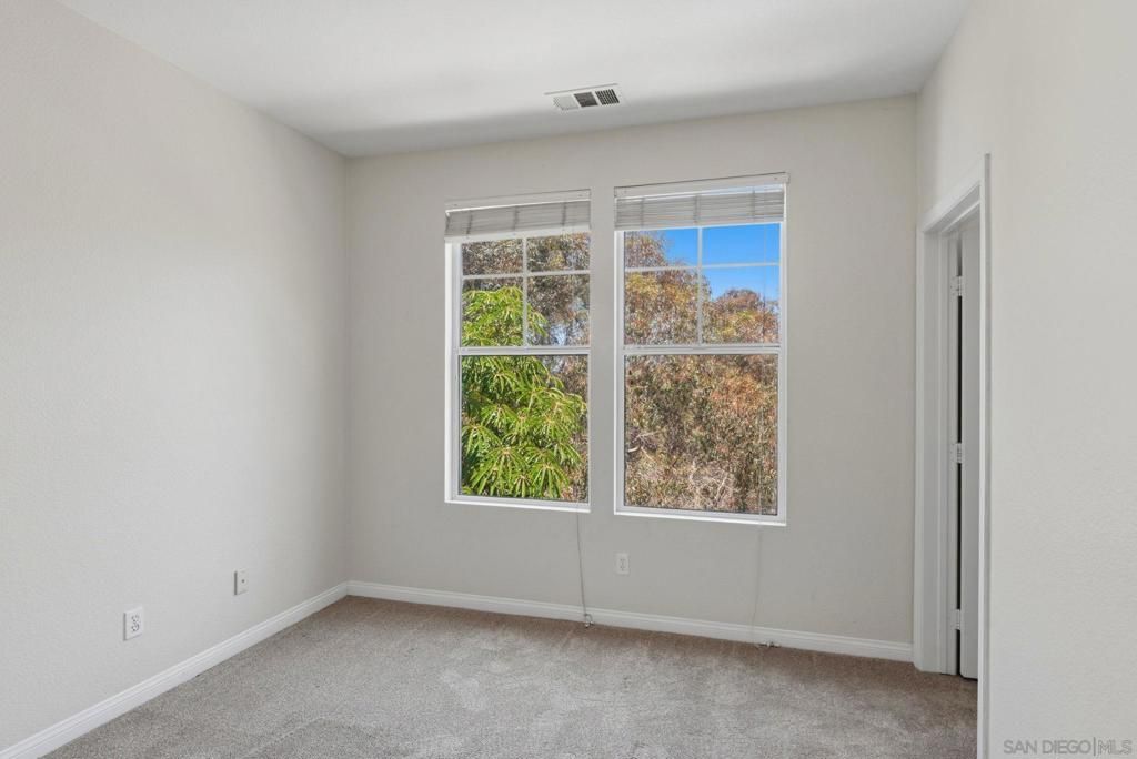 Image 32 of property listing at 750 Harbor Cliff Way 105, Oceanside, CA 92054