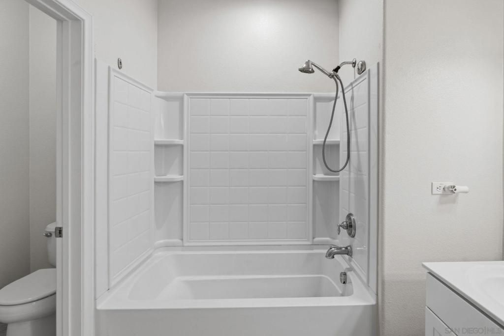 Image 35 of property listing at 750 Harbor Cliff Way 105, Oceanside, CA 92054