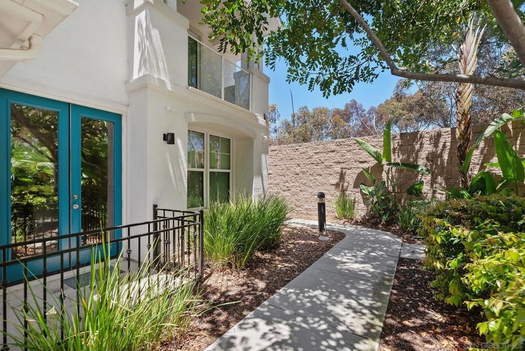Image 37 of property listing at 750 Harbor Cliff Way 105, Oceanside, CA 92054