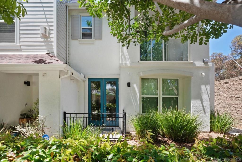 Image 38 of property listing at 750 Harbor Cliff Way 105, Oceanside, CA 92054