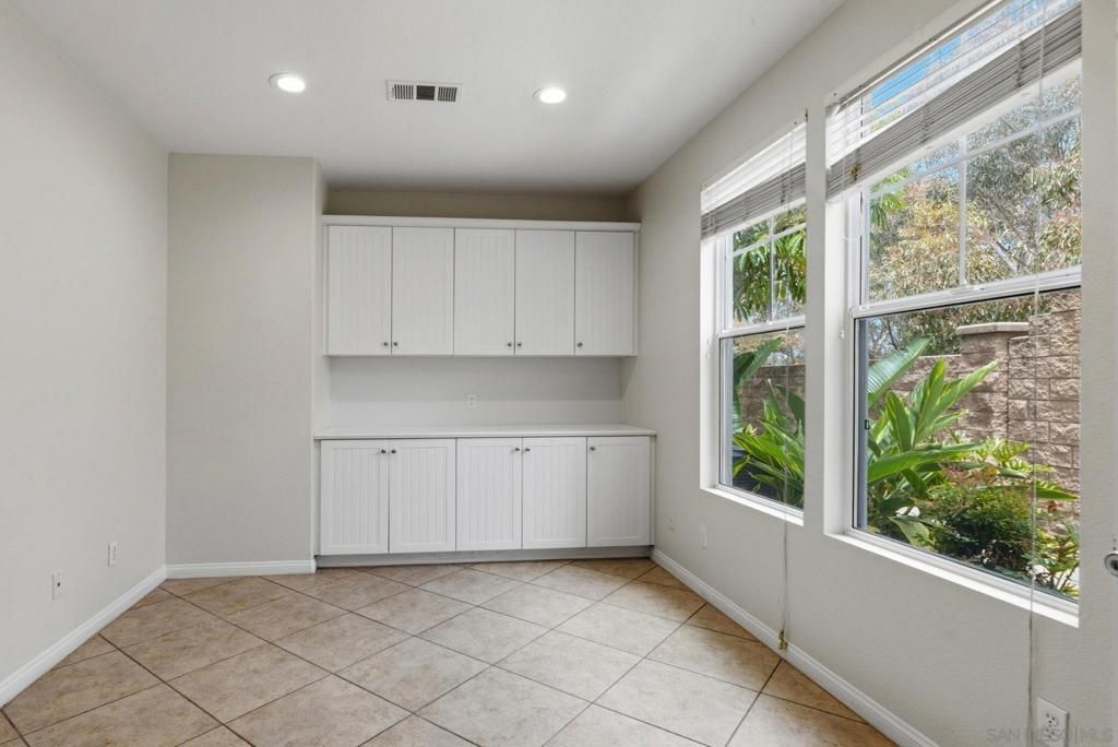 Image 4 of property listing at 750 Harbor Cliff Way 105, Oceanside, CA 92054