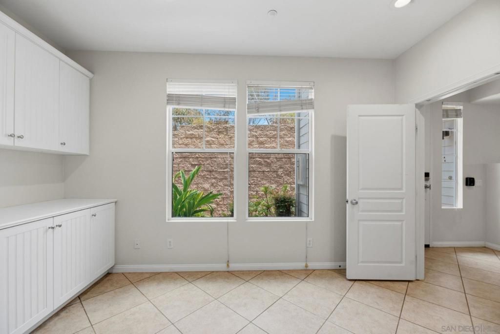 Image 5 of property listing at 750 Harbor Cliff Way 105, Oceanside, CA 92054