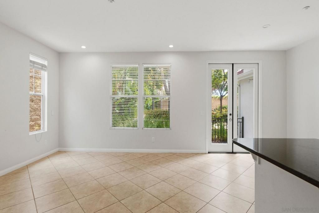 Image 7 of property listing at 750 Harbor Cliff Way 105, Oceanside, CA 92054