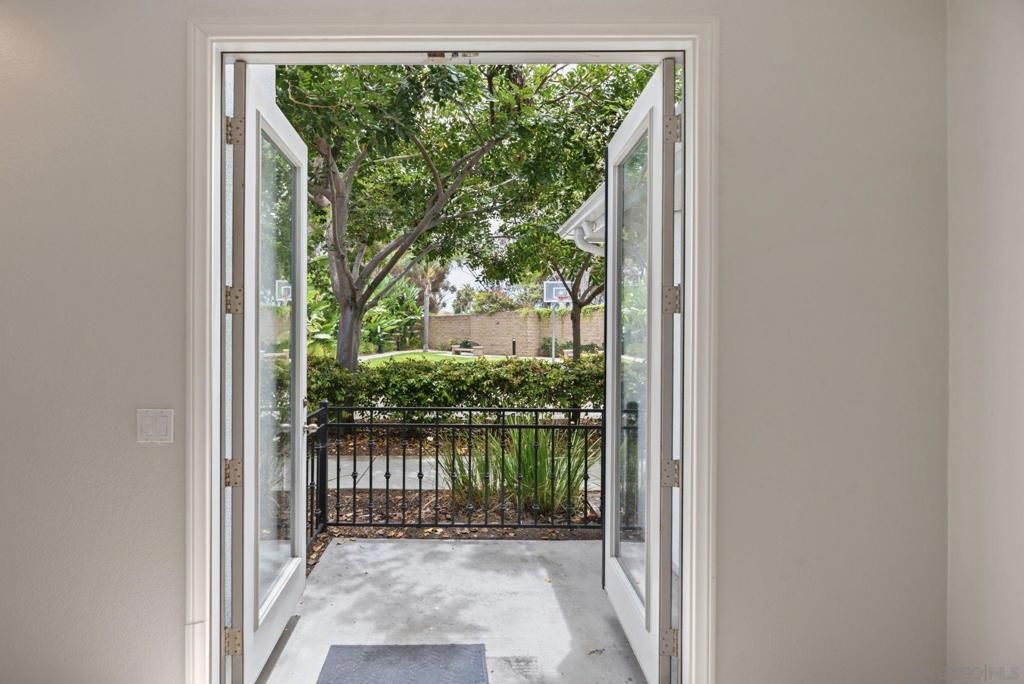 Image 8 of property listing at 750 Harbor Cliff Way 105, Oceanside, CA 92054