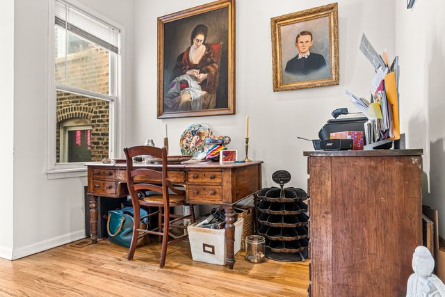 1927 W Ohio Street, Chicago, IL 60622