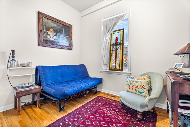 1927 W Ohio Street, Chicago, IL 60622