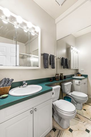 1927 W Ohio Street, Chicago, IL 60622