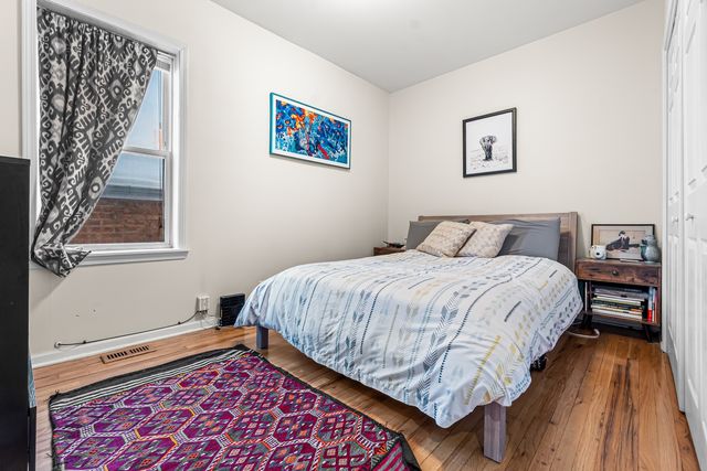 1927 W Ohio Street, Chicago, IL 60622